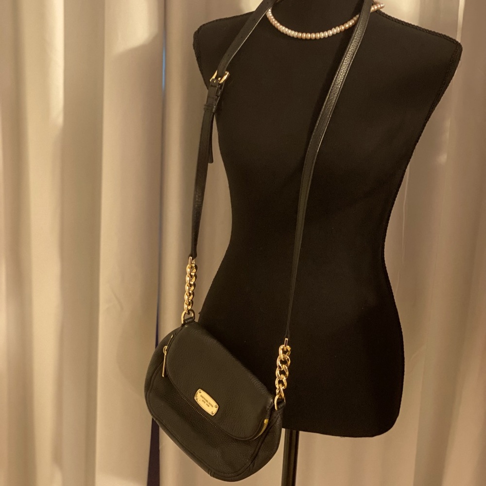 MK Crossbody Bag!! 🖤